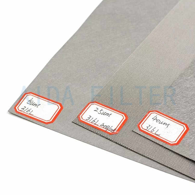 Sintered metal mesh filter felt with Protective Wire Net